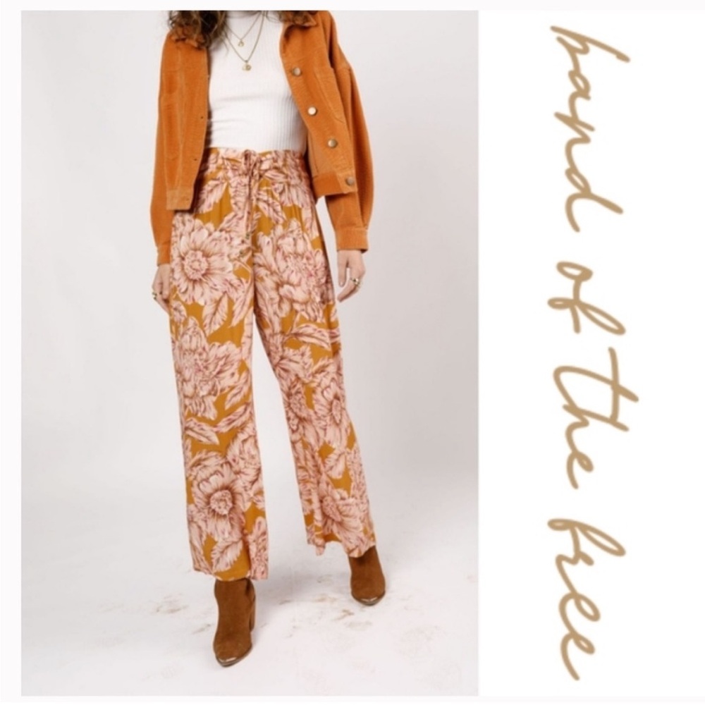 NWOT- Band of the Free Floral Wide Leg Pants. - Picture 2 of 6
